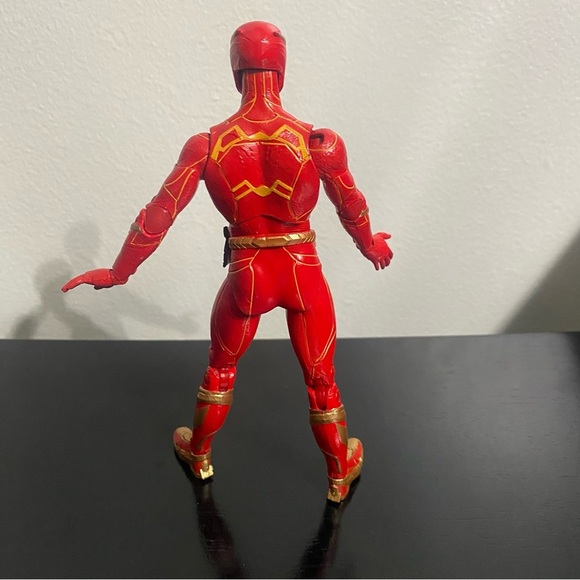 DC COMICS - The Flash Movie - Flash Action Figure McFarlane - Picture 4 of 12